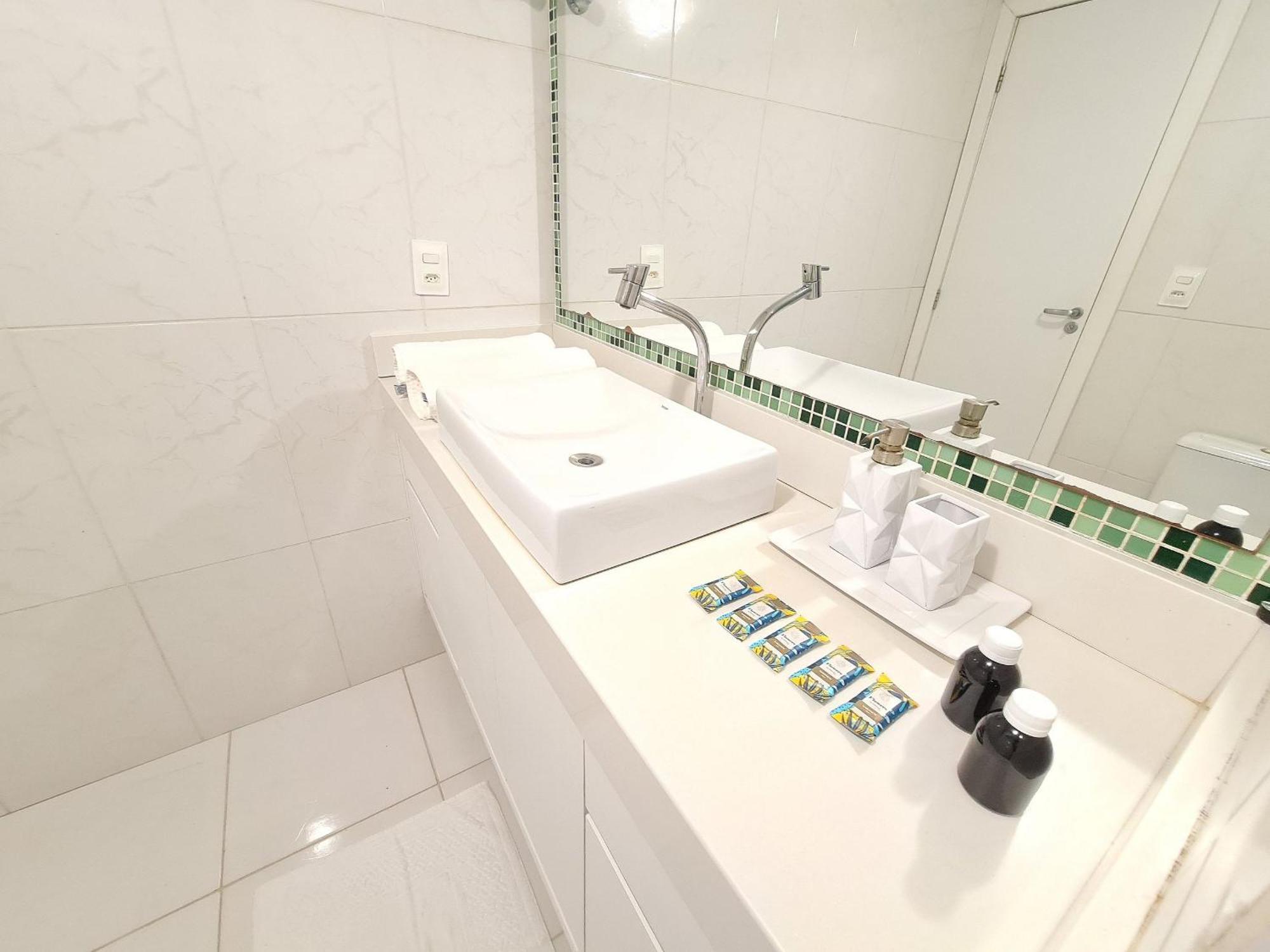 Apartment 17 - Centro Bc - 2 Quartos C/ Garden E Garagem