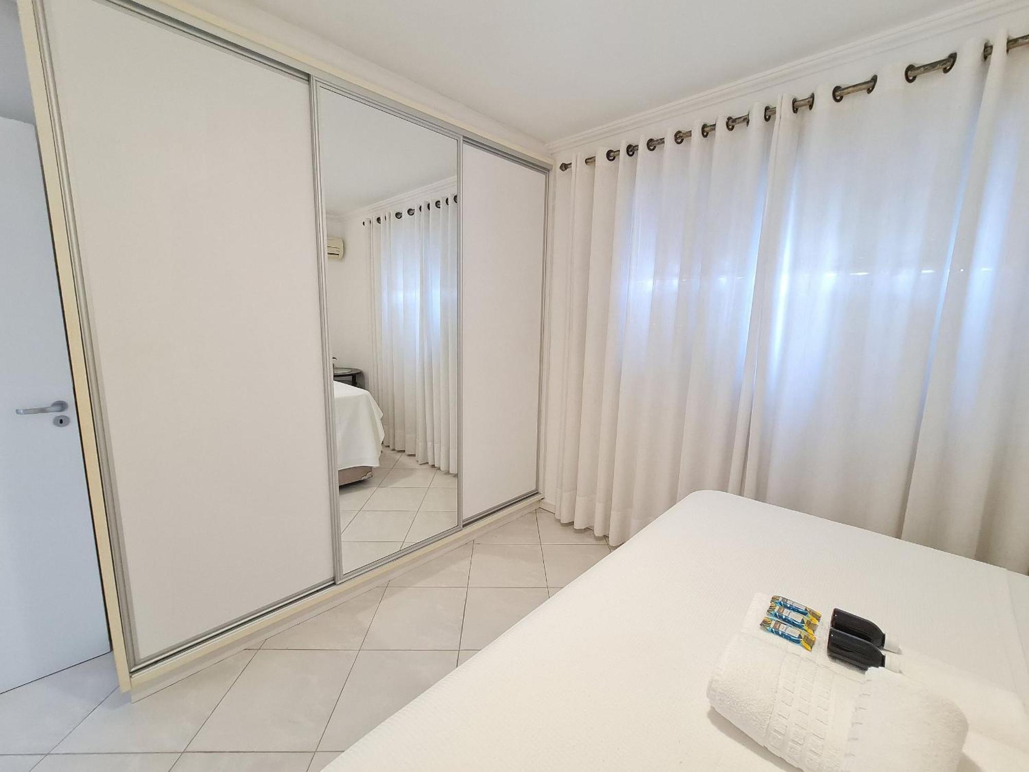 17 - Centro Bc - 2 Quartos C/ Garden E Garagem * Balneário Camboriú