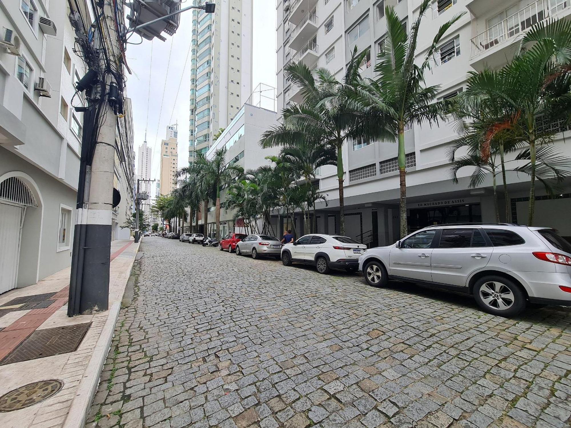 17 - Centro Bc - 2 Quartos C/ Garden E Garagem Balneário Camboriú